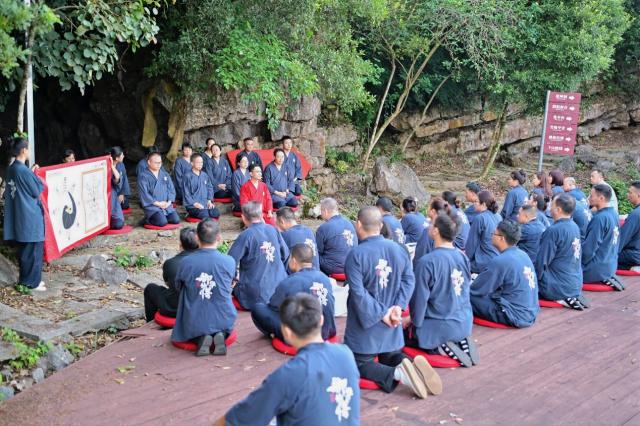 御仙華膳名醫俱樂部之道醫研究院在南寧岜博山盛大啟動 御仙華膳名醫俱樂部之道醫研究院在南寧岜博山盛大啟動