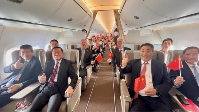 國產(chǎn)大飛機(jī)C919商業(yè)首航成功 國產(chǎn)大飛機(jī)C919商業(yè)首航成功