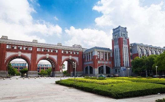 1、華東政法大學.jpg