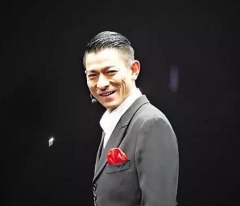 國內獲得影帝最多的十大男明星排名,梁朝偉獲11個影帝獎項