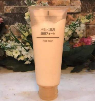 日本cosme大賞洗面奶排名,珊珂棉潤泡沫潔面乳性價比高