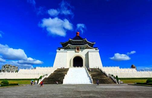 臺灣十大旅游景點排名,高雄六合夜市、臺灣高雄愛河很好玩