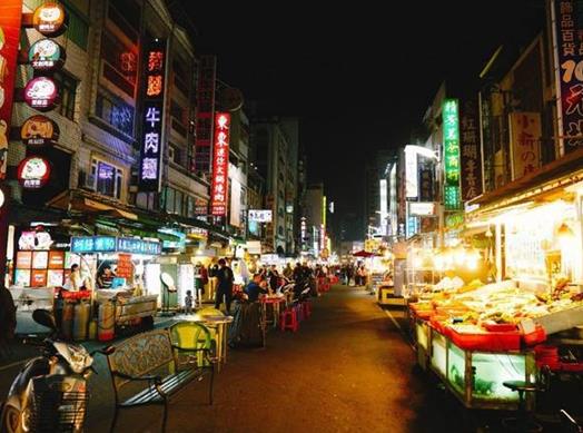 臺灣十大旅游景點排名,高雄六合夜市、臺灣高雄愛河很好玩