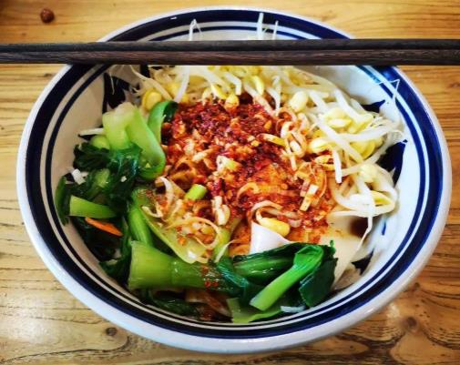 咸陽十大小吃排名,油潑面香辣可口、辣炒蝦尾味道鮮美