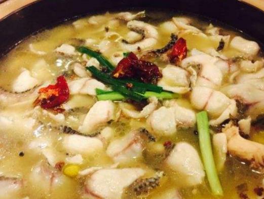 無錫市十大人氣餐廳排名,老李家飯莊的豬蹄、白水魚都是特色