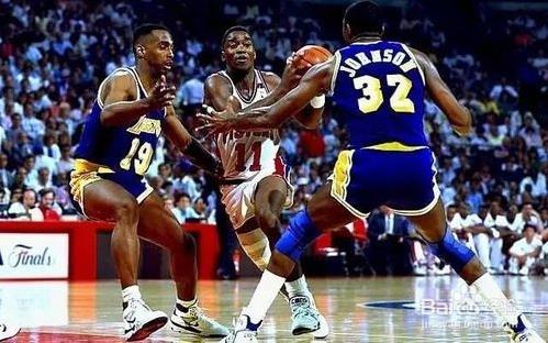 NBA歷史共9次總決賽4:0橫掃記錄排行榜 勇士場均凈勝15分創(chuàng)紀(jì)錄