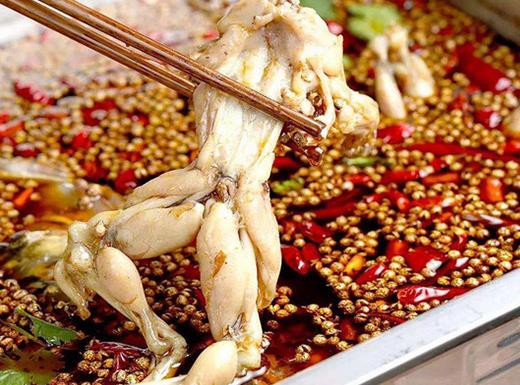 十大美蛙魚頭火鍋品牌,哥老官美蛙魚頭火鍋個大肉嫩很營養