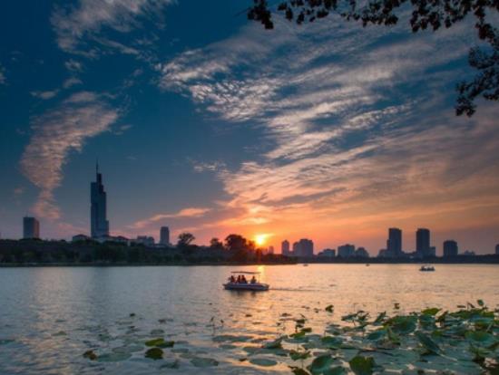 南京十大著名湖泊排行榜,紫霞湖是5A級景區、玄武湖夜游也很美