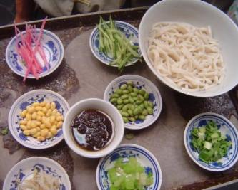 炸醬面排行榜 老北京炸醬面被譽為“中國十大面條”之一