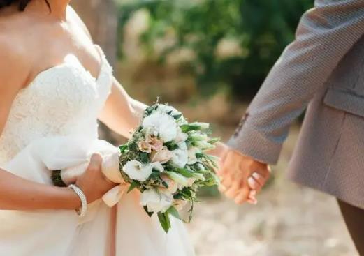 結婚當天女方哪些人到男方家?結婚當天什么時候鋪床 結婚當天女方哪些人到男方家?結婚當天什么時候鋪床