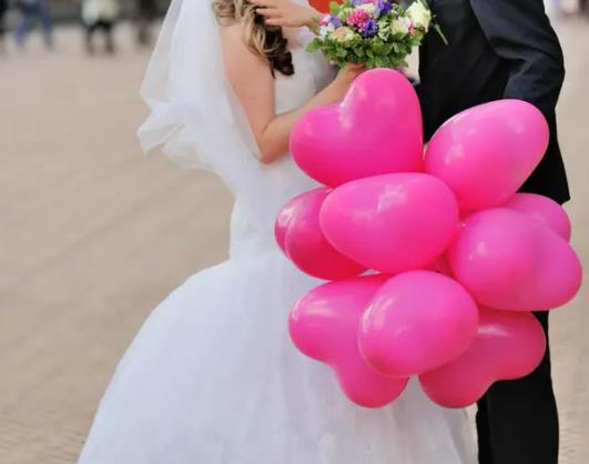 朋友結婚送團扇能行嗎?朋友結婚微信轉賬不禮貌嗎 朋友結婚送團扇能行嗎?朋友結婚微信轉賬不禮貌嗎