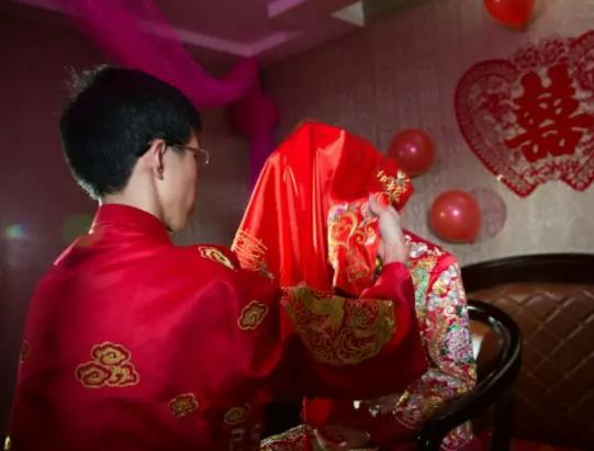 為什么結(jié)婚的燈要亮三天三夜?結(jié)婚當天長明燈壞了預示什么 為什么結(jié)婚的燈要亮三天三夜?結(jié)婚當天長明燈壞了預示什么