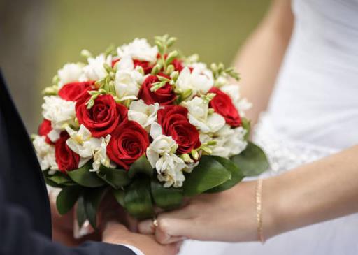 剛結婚過年走親戚帶什么好?結婚第一年去媳婦家拿幾樣禮比較合適 剛結婚過年走親戚帶什么好?結婚第一年去媳婦家拿幾樣禮比較合適