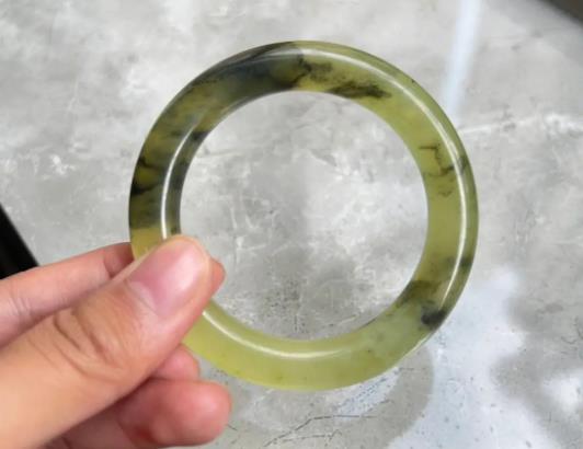 岫玉怎么保養會越戴越透?岫玉手鐲價格一般是多少 岫玉怎么保養會越戴越透?岫玉手鐲價格一般是多少