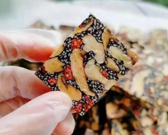 藥店里500多的阿膠是真的嗎?一次吃了250克的阿膠會過量嗎 藥店里500多的阿膠是真的嗎?一次吃了250克的阿膠會過量嗎