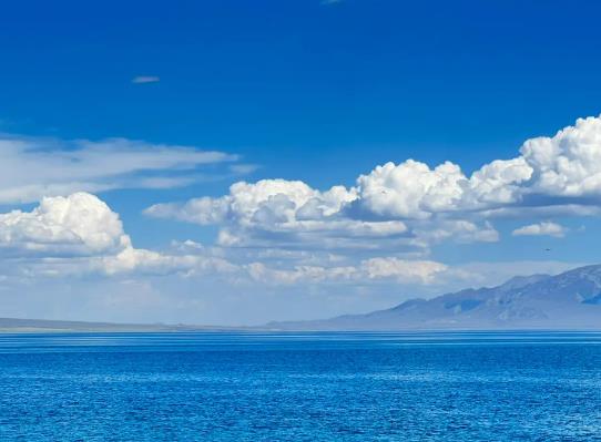 6月份新疆的天氣適合旅游嗎?6月份去新疆旅游要帶什么衣服 6月份新疆的天氣適合旅游嗎?6月份去新疆旅游要帶什么衣服