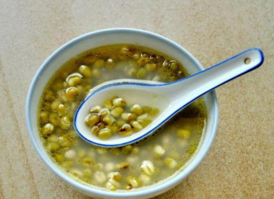 綠豆湯直接煮好還是綠豆泡一下好?綠豆湯煮好要燜多久 綠豆湯直接煮好還是綠豆泡一下好?綠豆湯煮好要燜多久