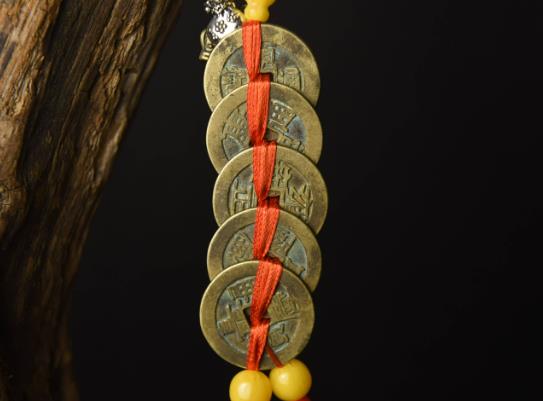 五帝錢能不能掛一對?入戶門對下樓梯五帝錢怎么掛 五帝錢能不能掛一對?入戶門對下樓梯五帝錢怎么掛