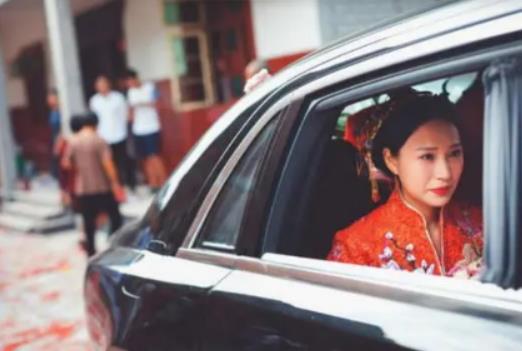 新娘結(jié)婚疊被子注意事項(xiàng)有哪些?為什么有的地方新娘新婚不能去別人家 新娘結(jié)婚疊被子注意事項(xiàng)有哪些?為什么有的地方新娘新婚不能去別人家