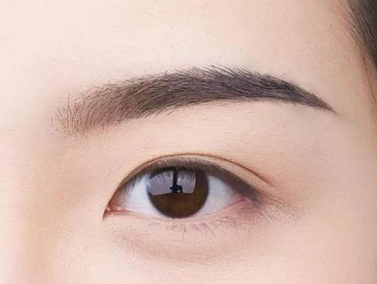 眉毛變白還能恢復嗎?眉毛上長痘痘是什么原因 眉毛變白還能恢復嗎?眉毛上長痘痘是什么原因