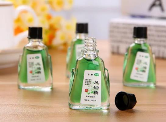 風(fēng)油精可以噴灑嗎?中暑風(fēng)油精涂哪里比較見效 風(fēng)油精可以噴灑嗎?中暑風(fēng)油精涂哪里比較見效