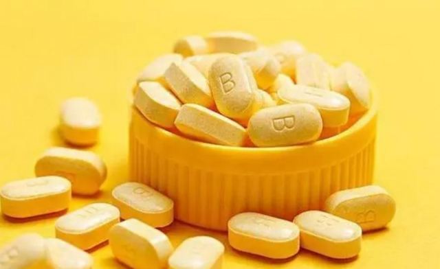 掉頭發把頭發剪短會好一些嗎 女人頭發掉的厲害用剪短發嗎 掉頭發把頭發剪短會好一些嗎 女人頭發掉的厲害用剪短發嗎