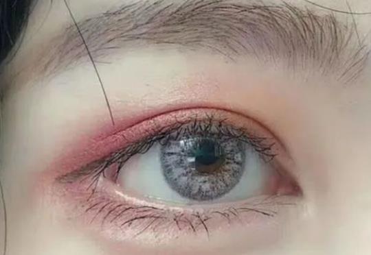 美瞳含水量38還是40好?美瞳會融化在眼鏡里嗎 美瞳含水量38還是40好?美瞳會融化在眼鏡里嗎