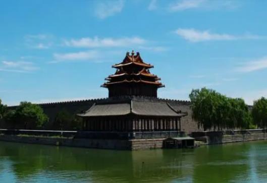8月份去北京穿什么合適?8月份去北京帶些什么 8月份去北京穿什么合適?8月份去北京帶些什么