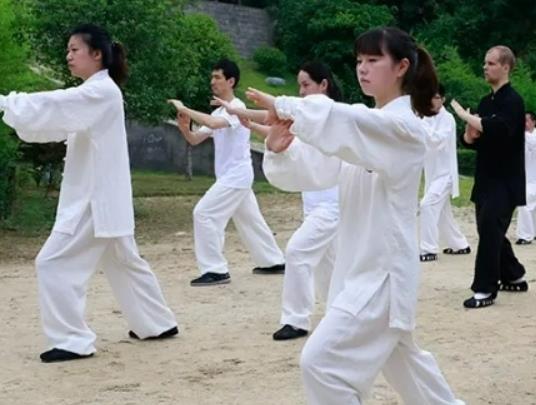 八段錦算武術嗎?八段錦可以單獨練一式嗎 八段錦算武術嗎?八段錦可以單獨練一式嗎