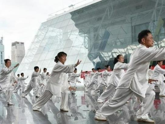 八段錦能在室內(nèi)練嗎?練多久八段錦能打通經(jīng)脈 八段錦能在室內(nèi)練嗎?練多久八段錦能打通經(jīng)脈