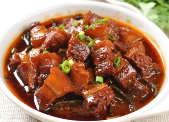 紅燒肉柴是怎么回事?做紅燒肉要不要焯水 紅燒肉柴是怎么回事?做紅燒肉要不要焯水