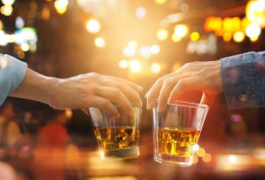 啤酒里有沉淀是什么原因?啤酒沒(méi)有泡沫是什么原因 啤酒里有沉淀是什么原因?啤酒沒(méi)有泡沫是什么原因