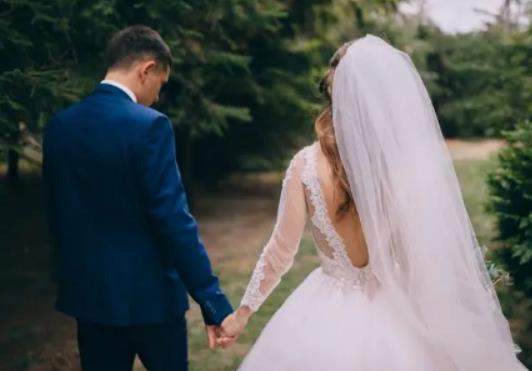 結婚三金什么時候送?結婚沒買三金會成為一輩子的遺憾嗎 結婚三金什么時候送?結婚沒買三金會成為一輩子的遺憾嗎