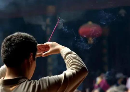 每天都要給財神爺上香嗎?上香必須是初一十五嗎