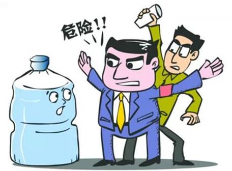 桶裝水保質期是多久?超過多少天就不能喝了?桶裝水多少升多錢一桶